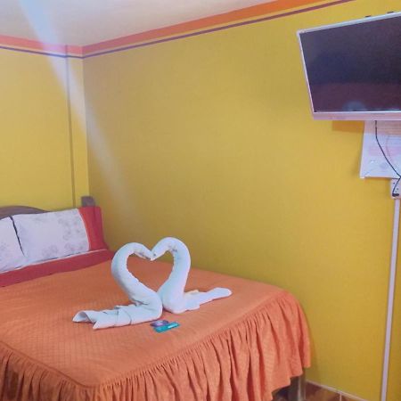Hostal "La Roca" Уюни Екстериор снимка