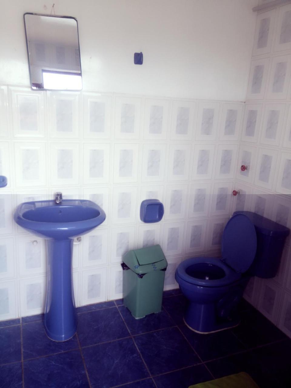 Hostal "La Roca" Уюни Екстериор снимка