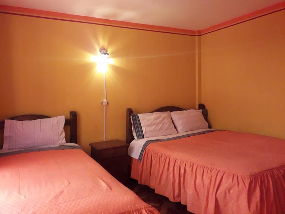 Hostal "La Roca" Уюни Екстериор снимка
