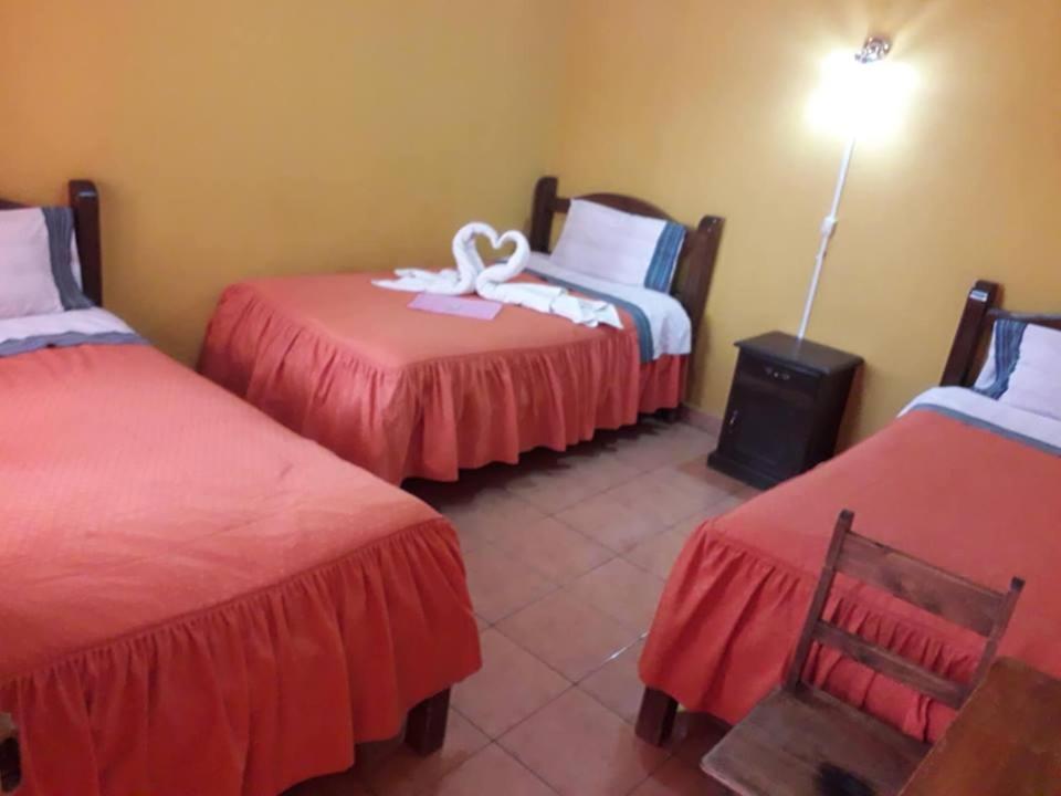 Hostal "La Roca" Уюни Екстериор снимка