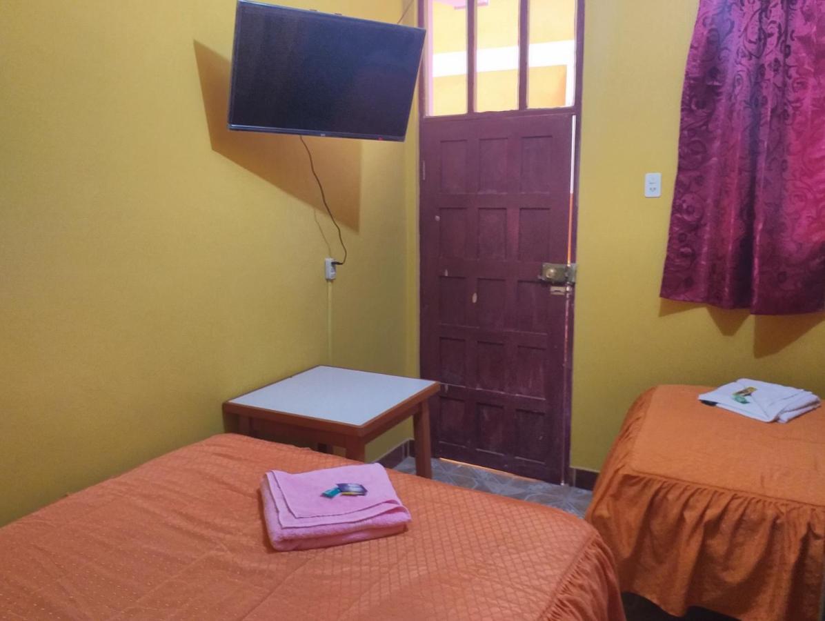 Hostal "La Roca" Уюни Екстериор снимка
