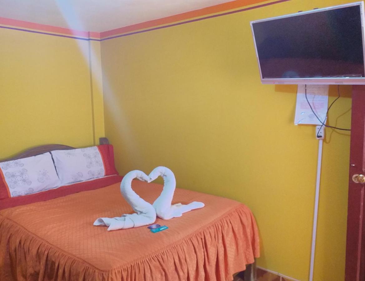 Hostal "La Roca" Уюни Екстериор снимка
